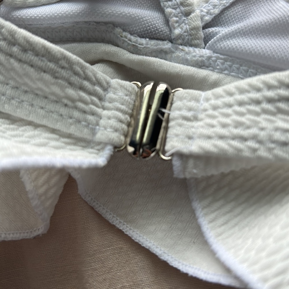 SHEIN Ruffle Top Bikini - Picture 4 of 9